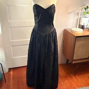 Vtg. Jessica McClintock for Gunne Sax Women's Black Drop Waist Choker Neck Dress